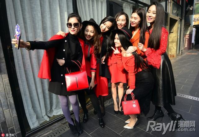 过年回家想穿着时尚还要讨长辈喜欢？进来看