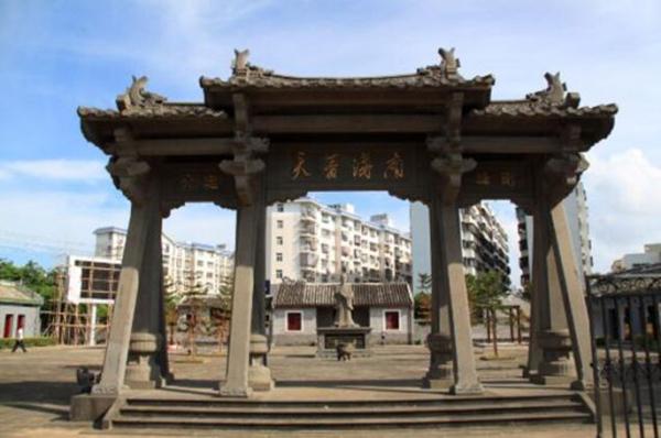 《大明王朝1566》：讨论海瑞成为危险的事