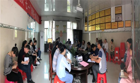 第五人民医院召开妇女大会 成立妇委会 选举产生妇委会主任1人，副主任1人，委员3人。.jpg