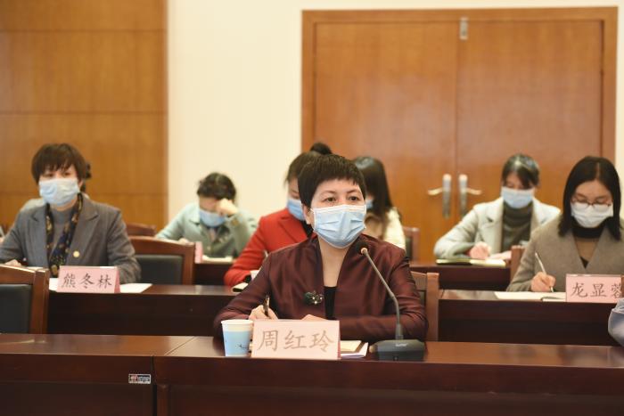 周红玲.jpg