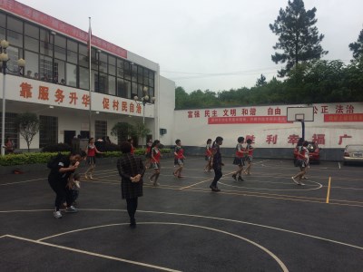 村文艺表演队.jpg