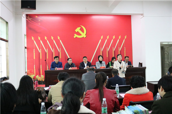 7刘晓雁分享全国“最美家庭”、首届全国“文明家庭”聂东元家庭的故事.jpg