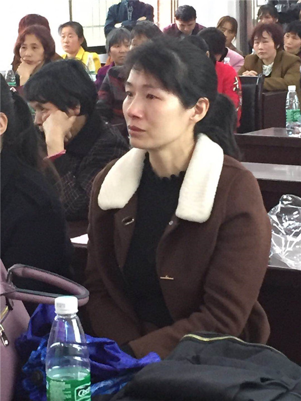 8流泪了！聂东元家庭的故事让现场观众感动不已.jpg
