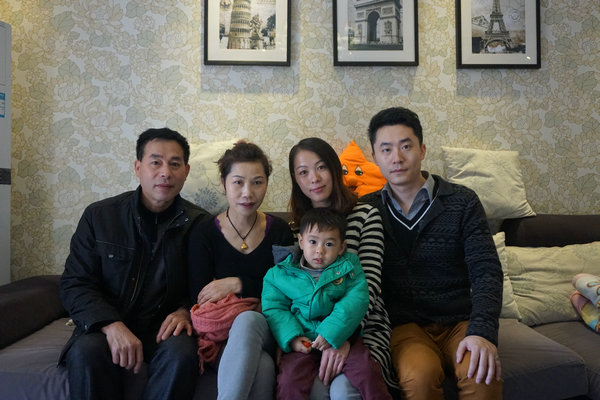 黄明高全家照1.JPG