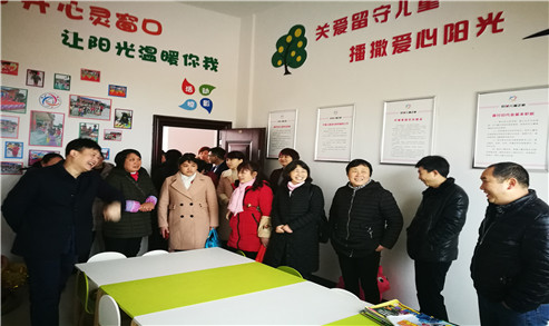 粮市 参观妇女儿童之家_副本.jpg