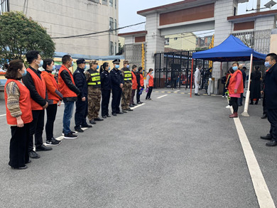 新矿村社区“衡阳群众”志愿者在衡阳市第十五中学开展初三开学志愿服务活动_副本.jpg